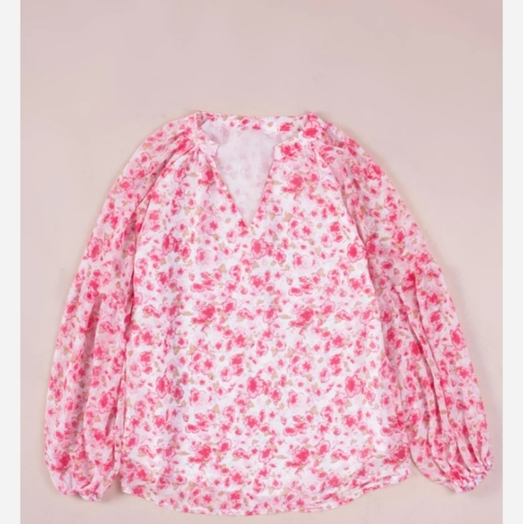 LA LUNA Pink Floral V-Neck, curve hem Blouse - Picture 3 of 7